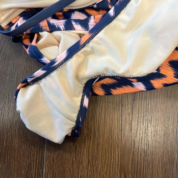 Liz Lange maternity swimsuit SZ XL - Picture 4 of 4